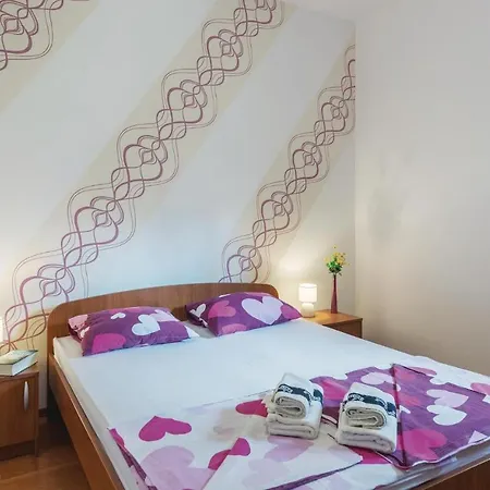 In With House Sea View Апартаменты
