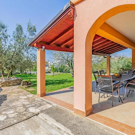 In With House Sea View Апартаменты *
