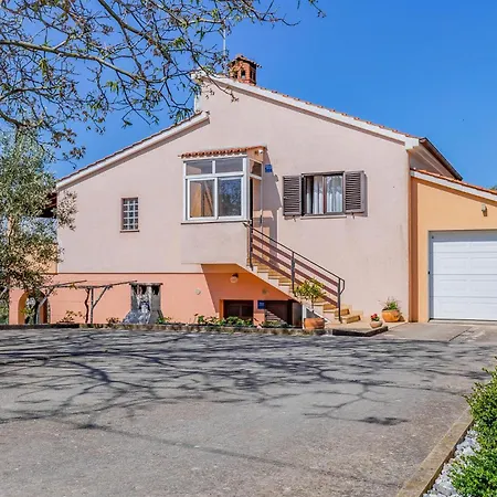 In With House Sea View Апартаменты Медулин