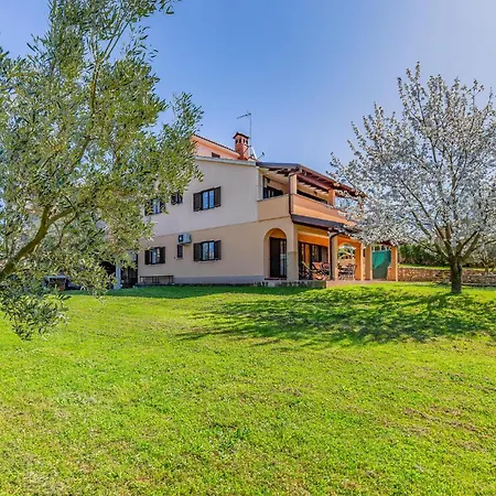 In With House Sea View Апартаменты Медулин