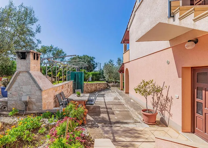 Apartament Biskupija Iii *