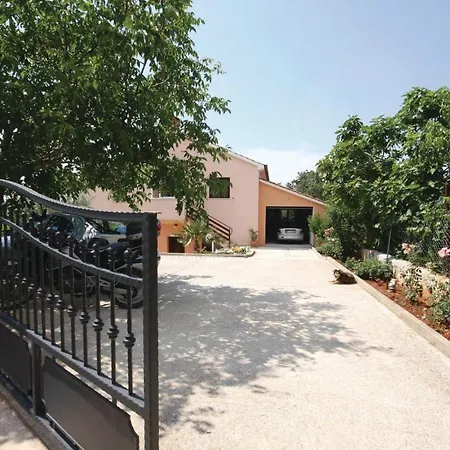Apartment In With House Sea View Medulin
