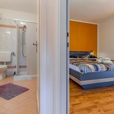 In With House Sea View Apartment Medulin