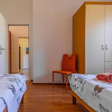 Apartment In With House Sea View *