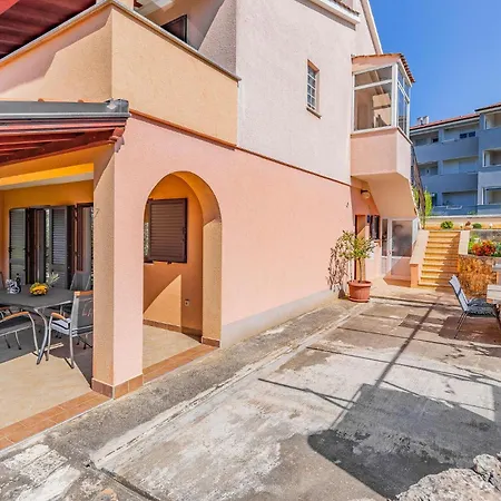 Biskupija Iii Lejlighed *